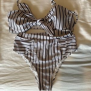 Shein bathing suit never worn